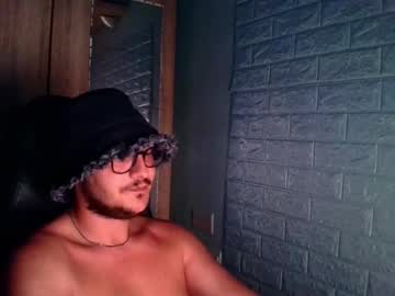 Younromki Chaturbate stream image from September 11, 2025