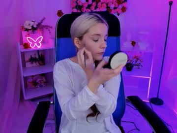 Aurorawrenfield Chaturbate stream image from September 11, 2025