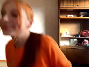 Angieholiday Chaturbate stream image from September 11, 2025