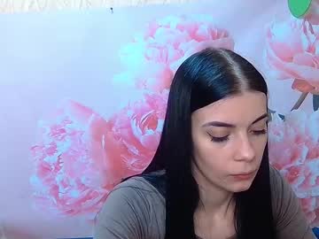 Emiliflore Chaturbate stream image from September 11, 2025