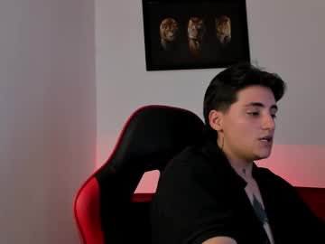 Peytonbox Chaturbate stream image from September 11, 2025