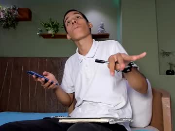 Fl0wer_Boy Chaturbate stream image from September 11, 2025