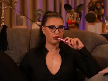 Mistresskellykent Chaturbate stream image from September 11, 2025