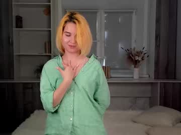 Haleynygard Chaturbate stream image from September 12, 2025