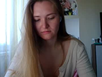 Belle_0402 Chaturbate stream image from September 12, 2025