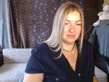 Nikaskylink Chaturbate stream image from September 12, 2025