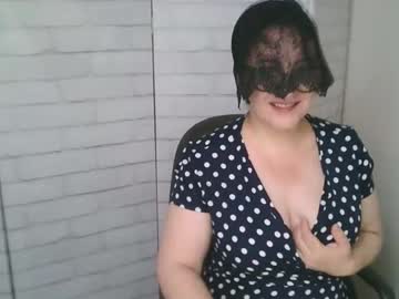 Helen_Xi Chaturbate stream image from September 12, 2025