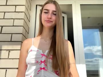 Jinnyjaquins Chaturbate stream image from September 12, 2025