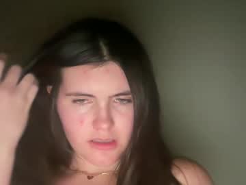 Kissbriella Chaturbate stream image from September 12, 2025
