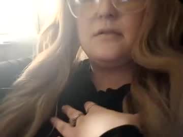 Notouchmami Chaturbate stream image from September 12, 2025