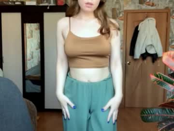 Keiralaviola Chaturbate stream image from September 12, 2025