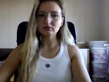 Cora_Fora Chaturbate stream image from September 12, 2025