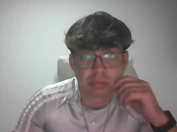 Kezzjo Chaturbate stream image from September 12, 2025
