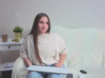 Momy_Lilu Chaturbate stream image from September 12, 2025