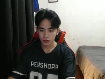 Xluminous Chaturbate stream image from September 12, 2025