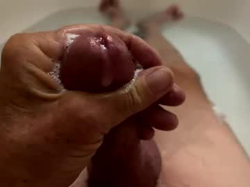 Williewants Chaturbate stream image from September 12, 2025