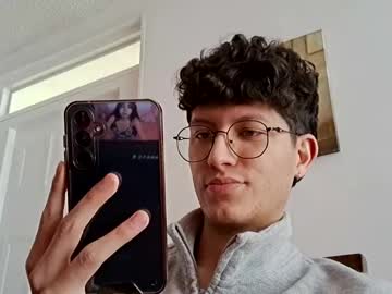 Kendomland Chaturbate stream image from September 12, 2025