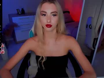Em_Luna Chaturbate stream image from September 12, 2025