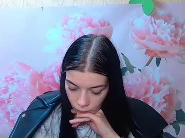 Emiliflore Chaturbate stream image from September 12, 2025