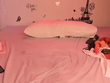 Misskarinahilton Chaturbate stream image from September 12, 2025