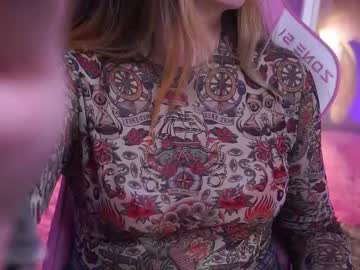 Marlashine Chaturbate stream image from September 12, 2025