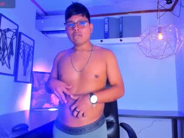 Liamcruzz Chaturbate stream image from September 12, 2025