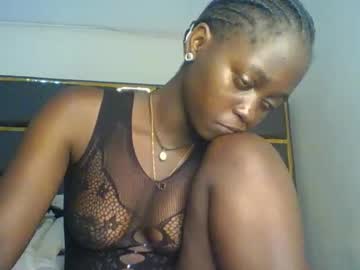 Hornybee5 Chaturbate stream image from September 13, 2025