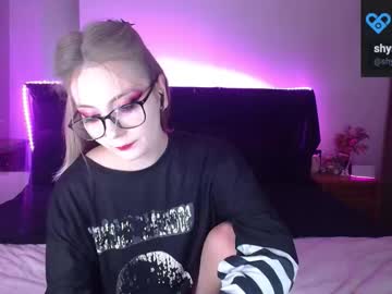 Shysweetrish Chaturbate stream image from September 13, 2025