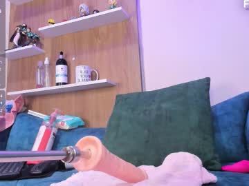 Thelatinsweet Chaturbate stream image from September 13, 2025