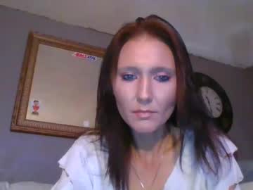 Queendee9996 Chaturbate stream image from September 13, 2025