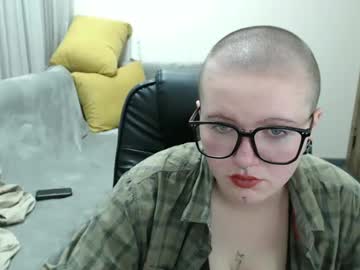 Nikkysnow Chaturbate stream image from September 13, 2025