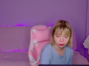Kittygold18 Chaturbate stream image from September 13, 2025