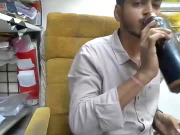 Robertsalia220 Chaturbate stream image from September 13, 2025