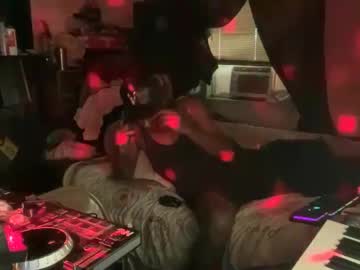 Chris4uall Chaturbate stream image from September 13, 2025