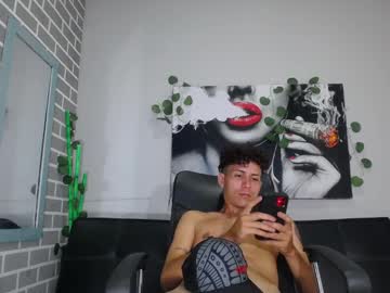 Slimhot_19 Chaturbate stream image from September 13, 2025