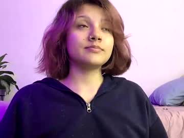 Fluffybunnred Chaturbate stream image from September 13, 2025