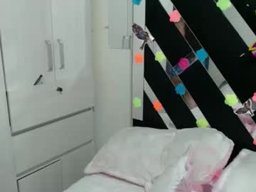 Daphne877046 Chaturbate stream image from September 13, 2025