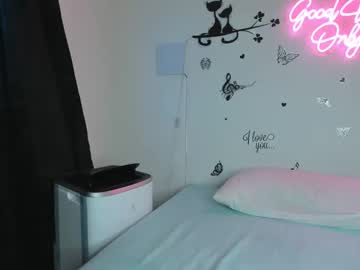 Misskarinahilton Chaturbate stream image from September 13, 2025