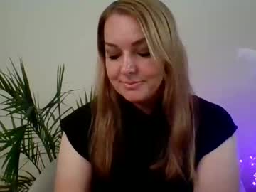 Nayvel Chaturbate stream image from September 14, 2025