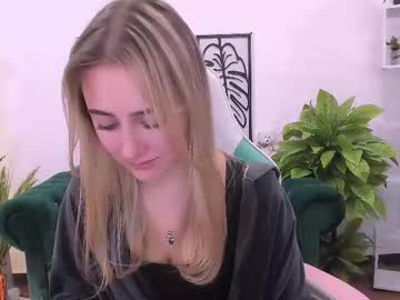 Lulu___Moon Chaturbate stream image from September 14, 2025