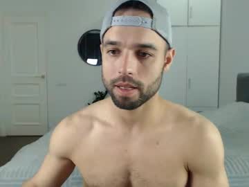 Onebestlover Chaturbate stream image from September 14, 2025