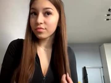 Linchamlee Chaturbate stream image from September 14, 2025