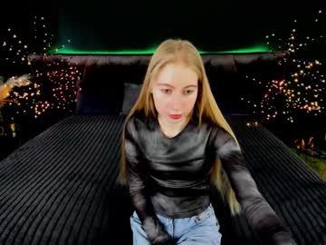 Alina__Blonde Chaturbate stream image from September 14, 2025