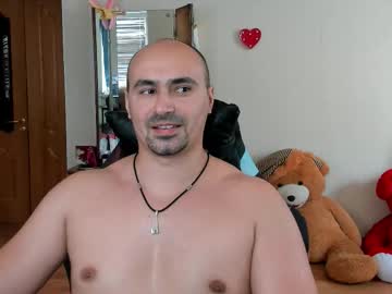 Ziesh Chaturbate stream image from September 14, 2025