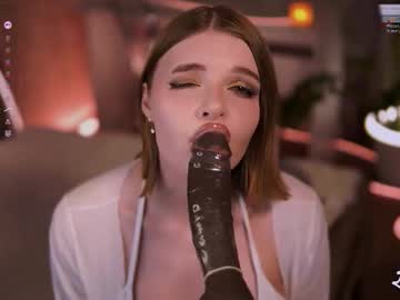 Fluffyellie Chaturbate stream image from September 14, 2025