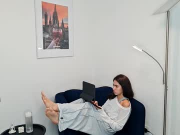 Roxolanaest Chaturbate stream image from September 14, 2025