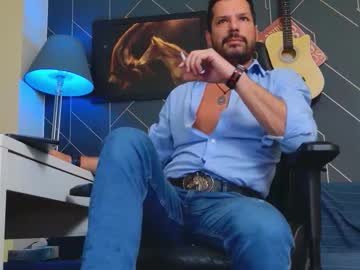 Aaronbomer Chaturbate stream image from September 14, 2025