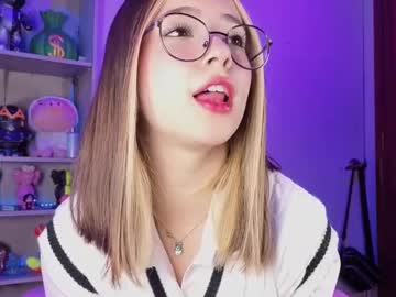 Emilykarterr Chaturbate stream image from September 14, 2025