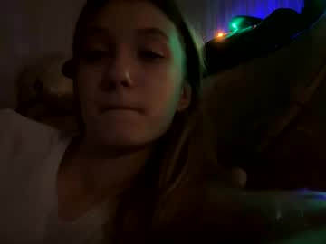 Silverxkitty Chaturbate stream image from September 14, 2025