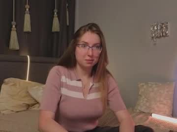 Oliviavele Chaturbate stream image from September 14, 2025